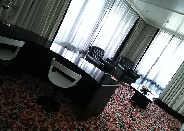 Hotel Der Valk Den Haag 4*