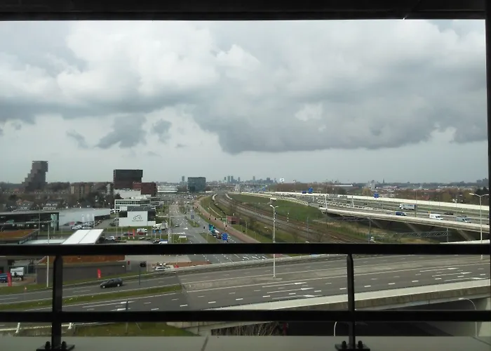 Отель Der Valk Den Haag 4*